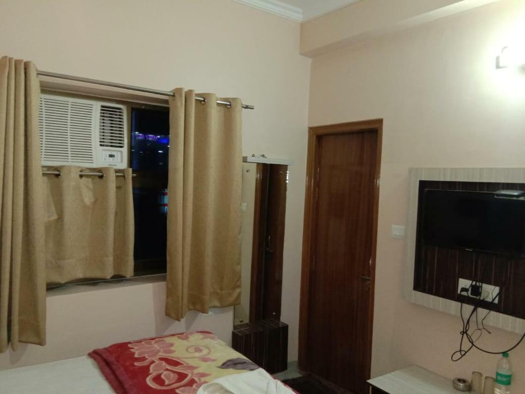Adb Rooms Hotel De Pal 瓦拉纳西 外观 照片